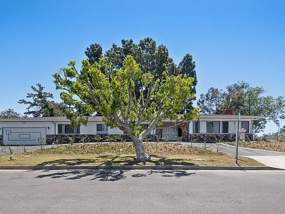 3rd image of 8346 Mulholland Dr