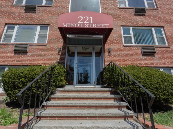 221 Minot St APT 12, Dorchester, MA 02124