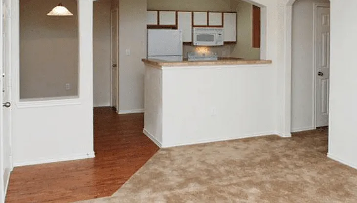 Elan Gardens Apartments — Photo 3