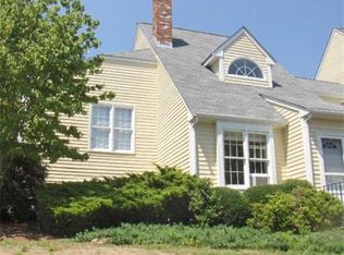 1 Oak Knoll Dr, North Attleboro, MA 02760