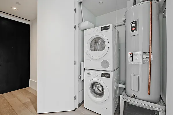 Sold by Landmark Property Holdings LLC | media 20