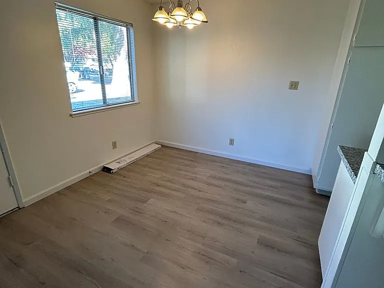 1703 Donner Ave #3 — Photo 5
