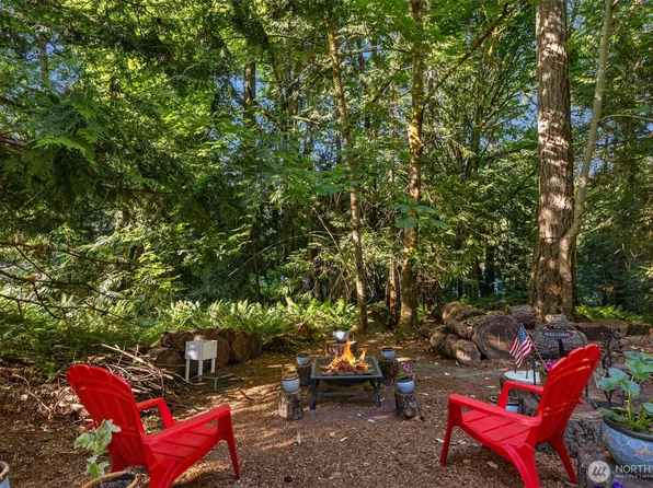 8480 Hansen Road NE, Bainbridge Island, WA 98110