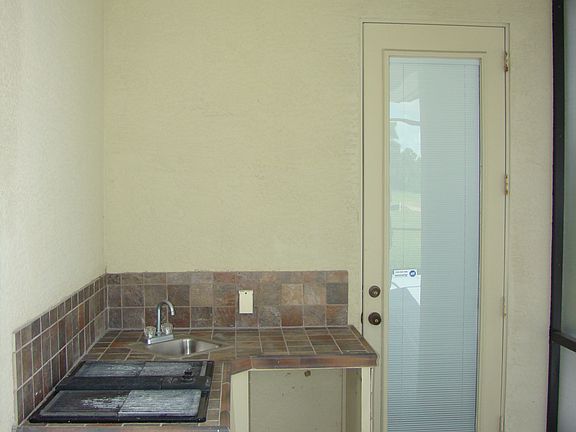 Outdoor kitchen