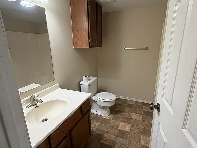 1111 Vattier St #10 — Photo 5
