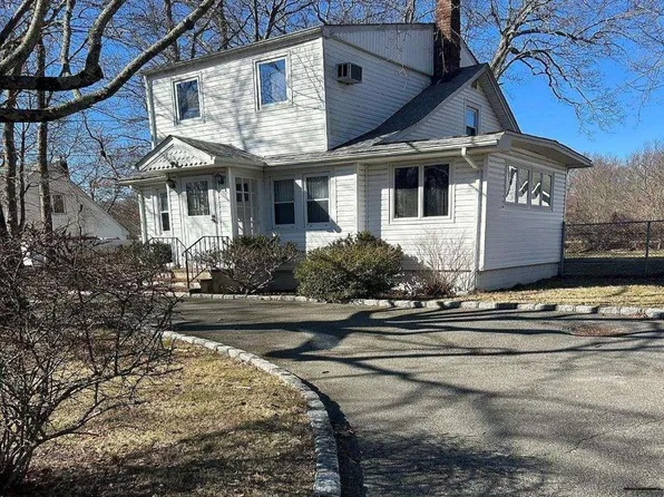 195 Mastic Boulevard, Mastic, NY 11950