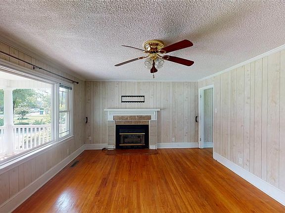 2nd image of 214 Gandy Dr