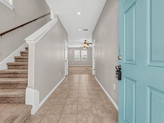 3rd image of 266 Twisted Oaks Ln