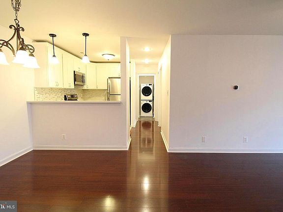 3rd image of 102 Chesterfield Ln APT 202