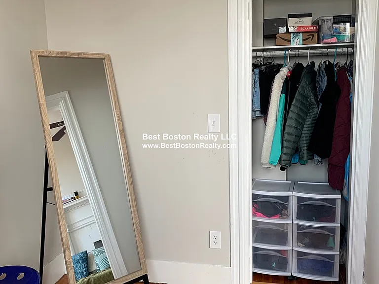 48 John F Kennedy St #20 — Photo 7