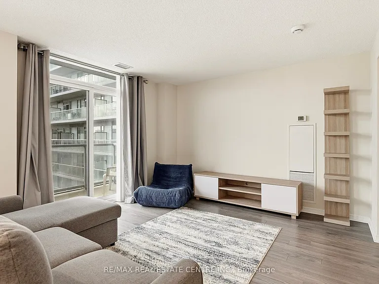 352 Front St W #1010 — Photo 8