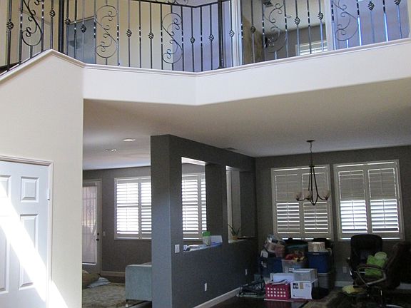 3rd image of 560 Crestwood Dr