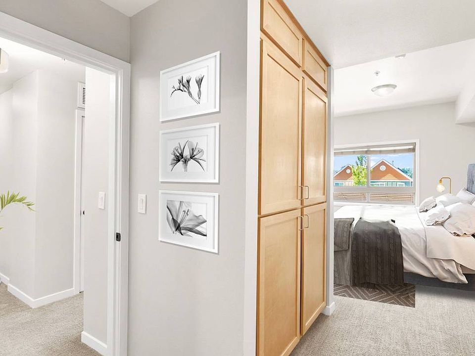 1st image of 1127 Broadway St NE #311