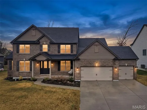 209 Haver Hill Dr, Lake Saint Louis, MO 63367