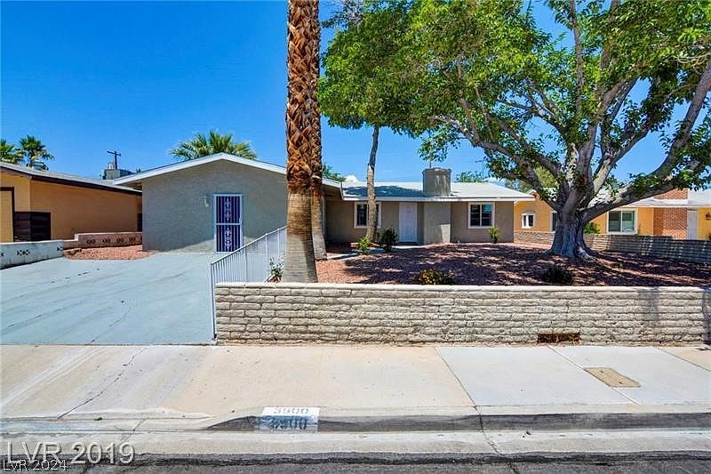 1st image of 3900 El Cederal Ave