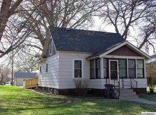 236 7th St, Tracy, MN 56175