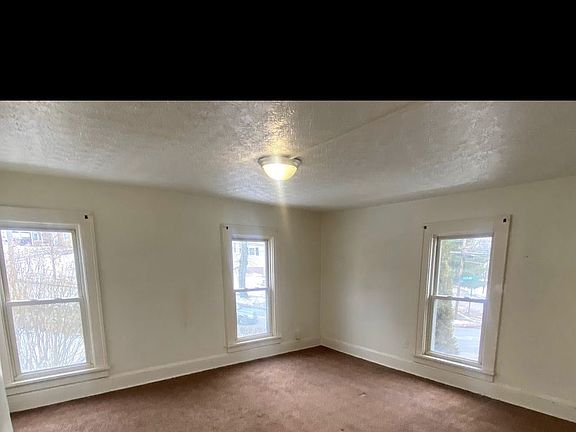 4th image of 390 Eastland Ave