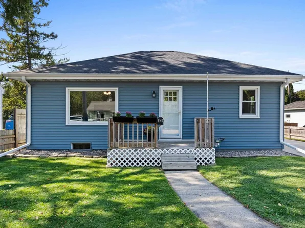 949 Higgins Ave, Neenah, WI 54956