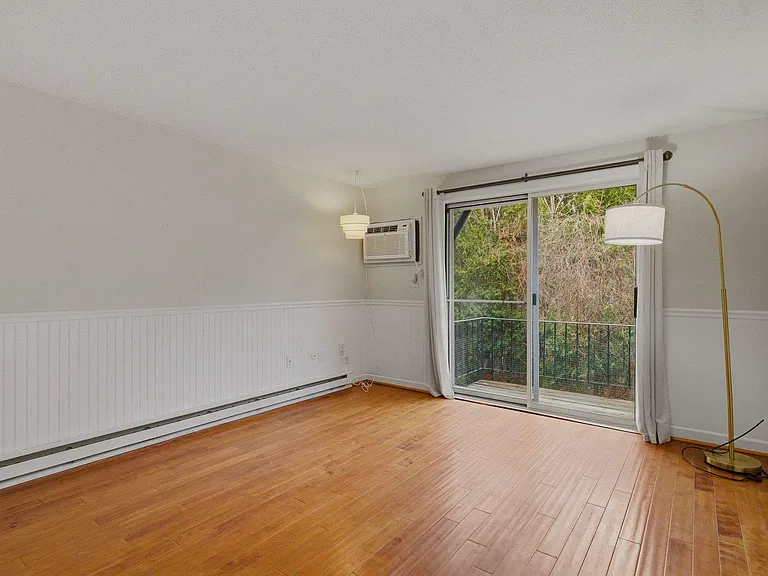 559 Sagamore Ave #15 — Photo 9