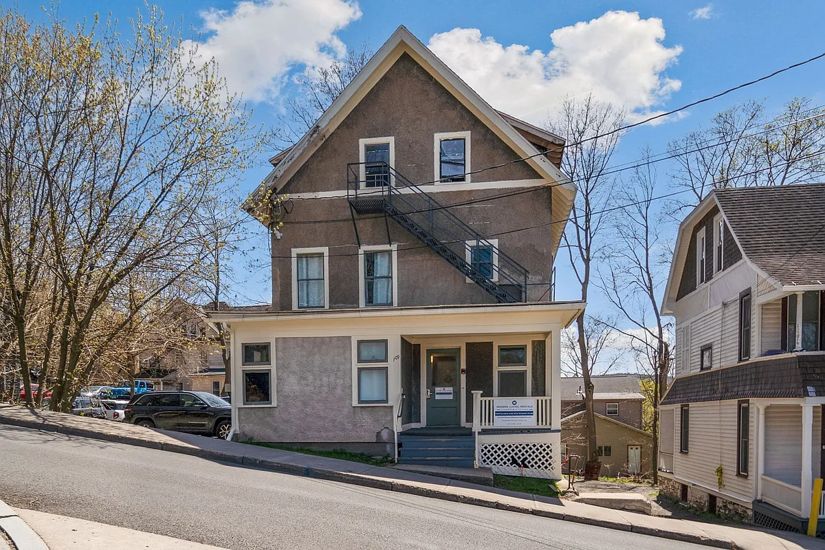 Building Photo - 109 Williams St