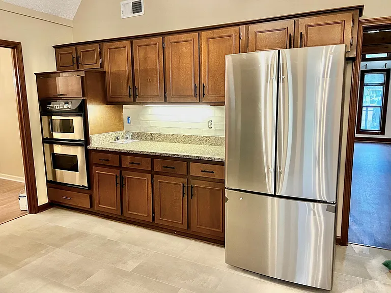 3168 Creekwood Ln — Photo 9