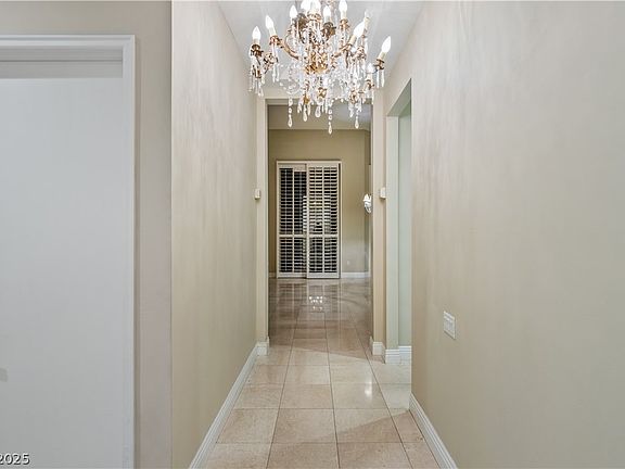 3rd image of 2747 Paradise Rd Unit 106