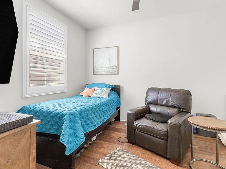 8653 Bay Laurel St — Photo 16