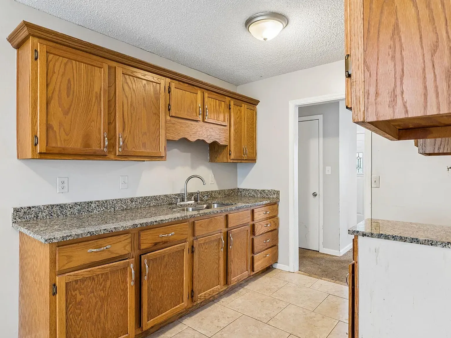 501 Oak Crest Drive - 1 — Photo 4