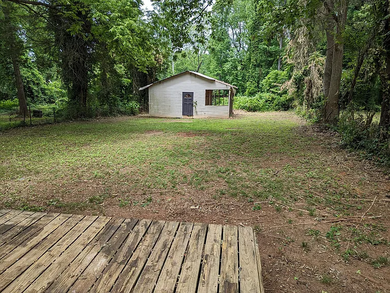 828 Crescent Dr — Photo 12