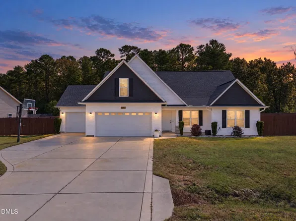 1065 Moonland Dr, Stedman, NC 28391