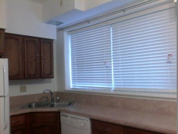 4th image of 4528 N Manor Avenue # Fl 1ST