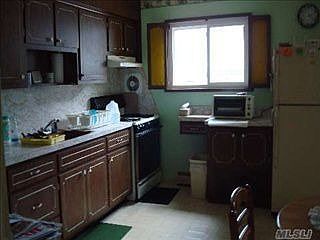 3rd image of 335 Collington Dr