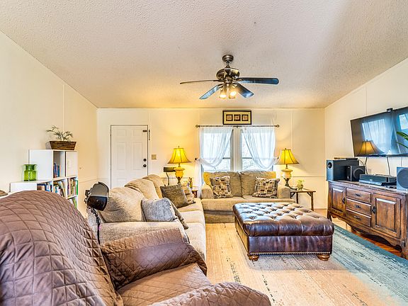 4th image of 1525 W Dove Way