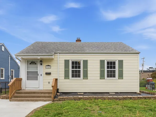 1729 Brown St, Bettendorf, IA 52722