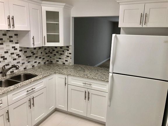 3rd image of 5530 Lakewood Cir N APT 722
