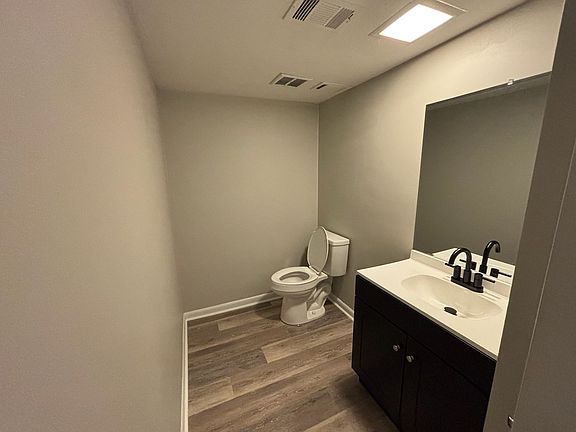 5th image of 1263 Cedar Ave Unit 4
