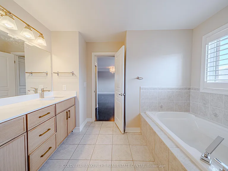 15 Military Ct — Photo 34