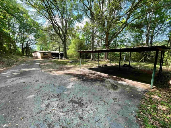 813 E College St, Bowdon, GA 30108