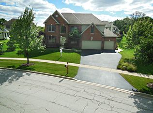 782 Hickory Ln, West Chicago, IL