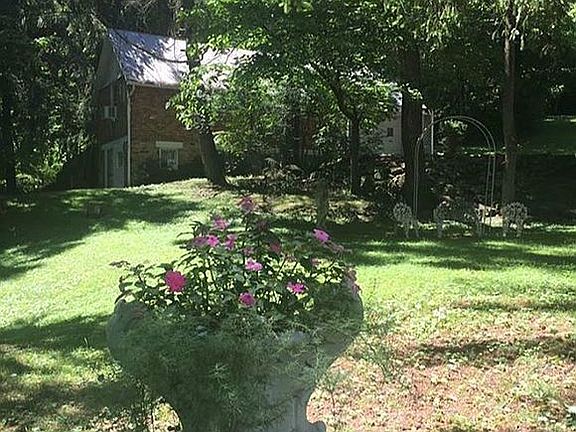 3rd image of 247 Belleview Ave