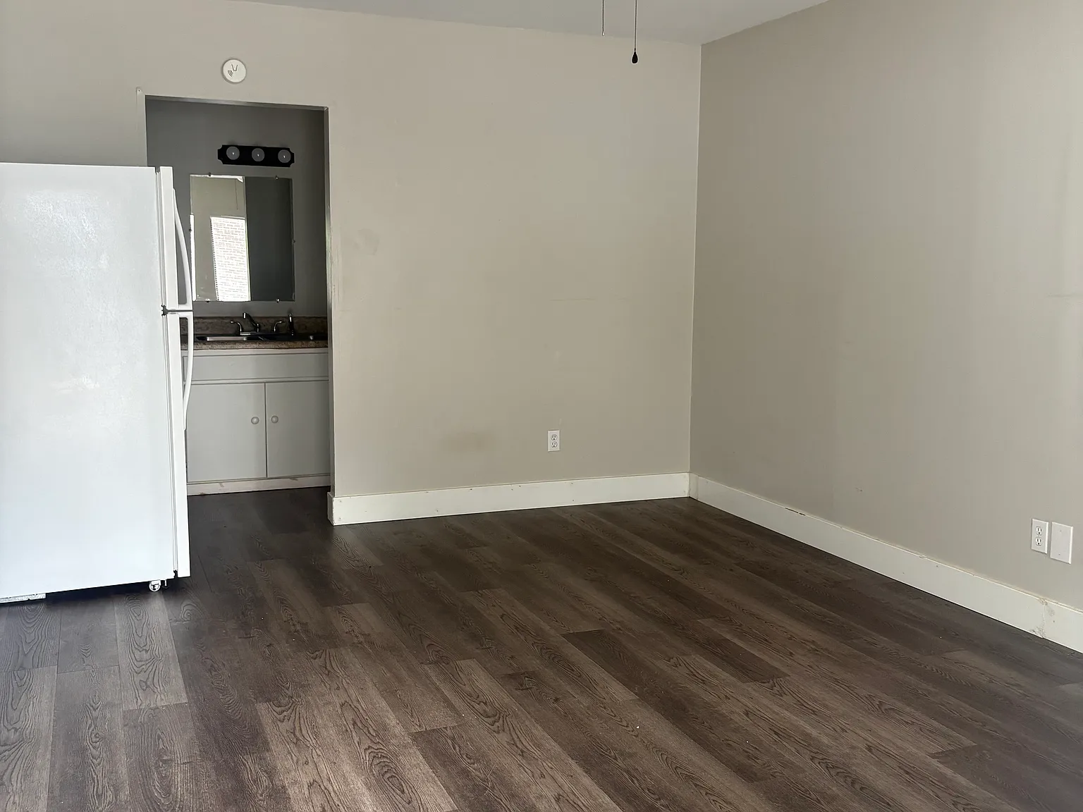 Studio, 260 sqft, $800 — Photo 2