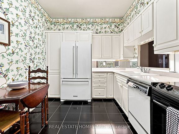 3rd image of 3800 Yonge St #108