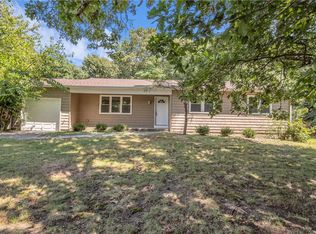 19 Bellview Ave, Brookhaven, NY 11719