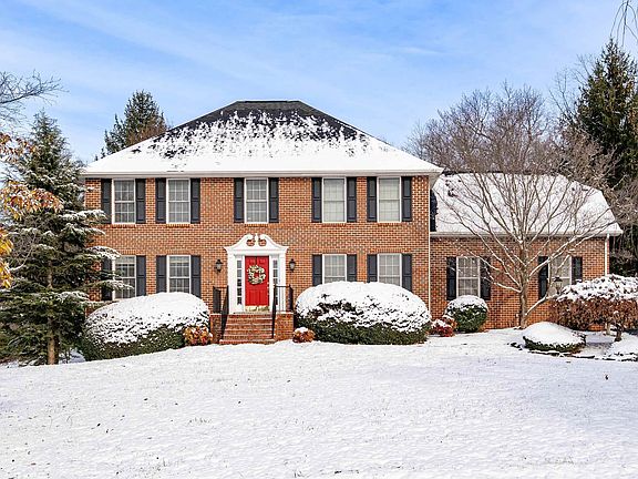 2nd image of 3092 Briarwood Ct