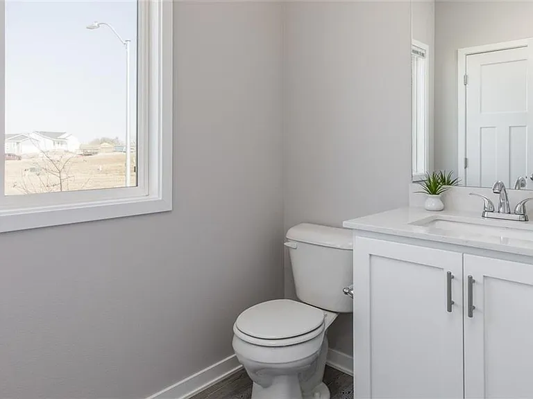 1707 Ashwood Ave — Photo 5