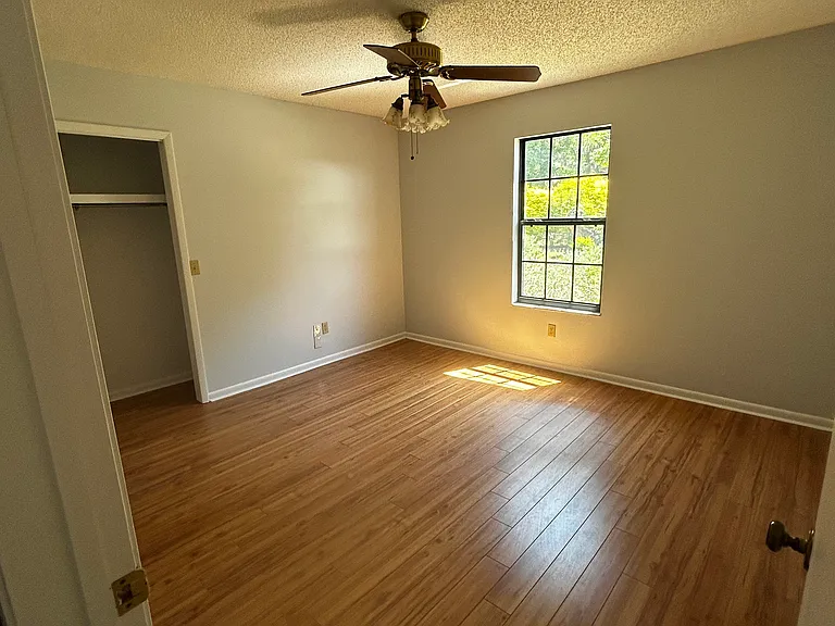 162 NW Palmetto Blvd — Photo 28