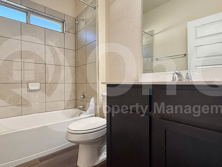 257 James Caird Dr — Photo 16