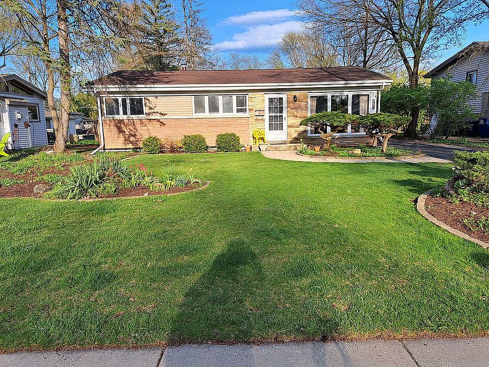 1st image of 837 Appletree Ln