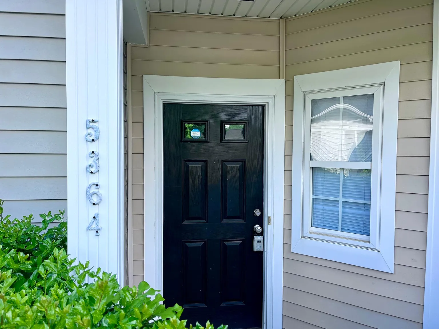 3 bed, 2.5 bath, 1362 sqft, $1,650 — Photo 2