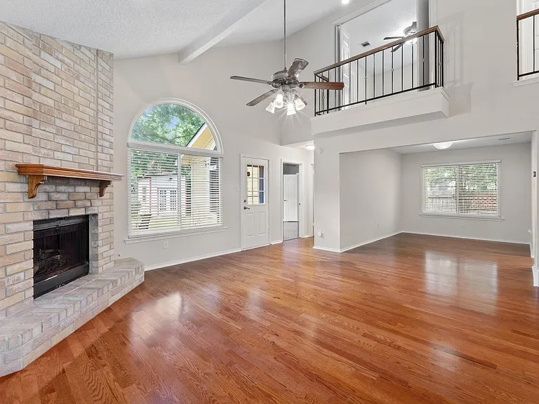 15905 De Peer Ave — Photo 6